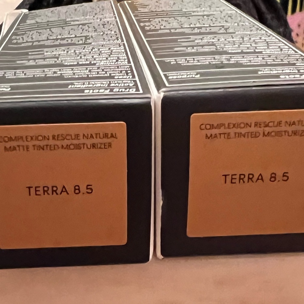 BareMinerals Complexion rescue